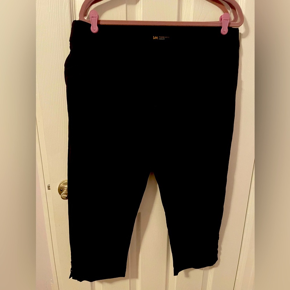 Lee Women’s Capri Pants size 18